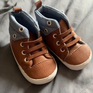 Carter’s 6-9 Months Baby Shoes Booties Sneakers